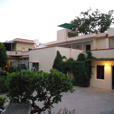 Hotel Santha Bagh Kukas Esterno foto