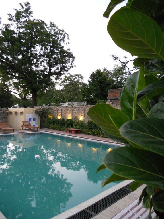 Hotel Santha Bagh Kukas Esterno foto