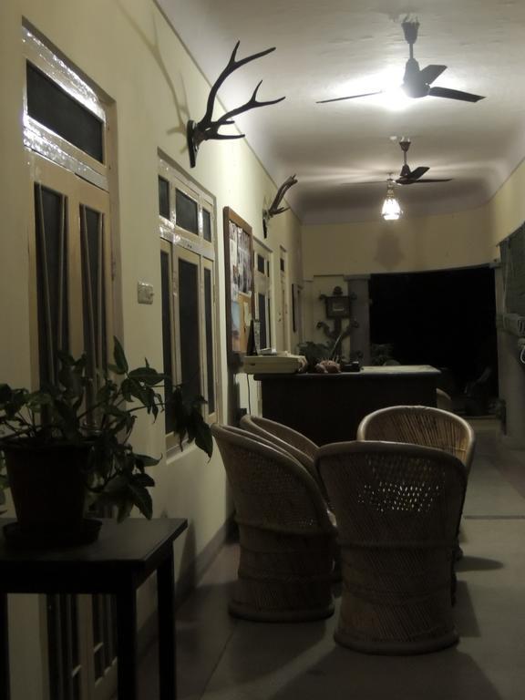 Hotel Santha Bagh Kukas Esterno foto